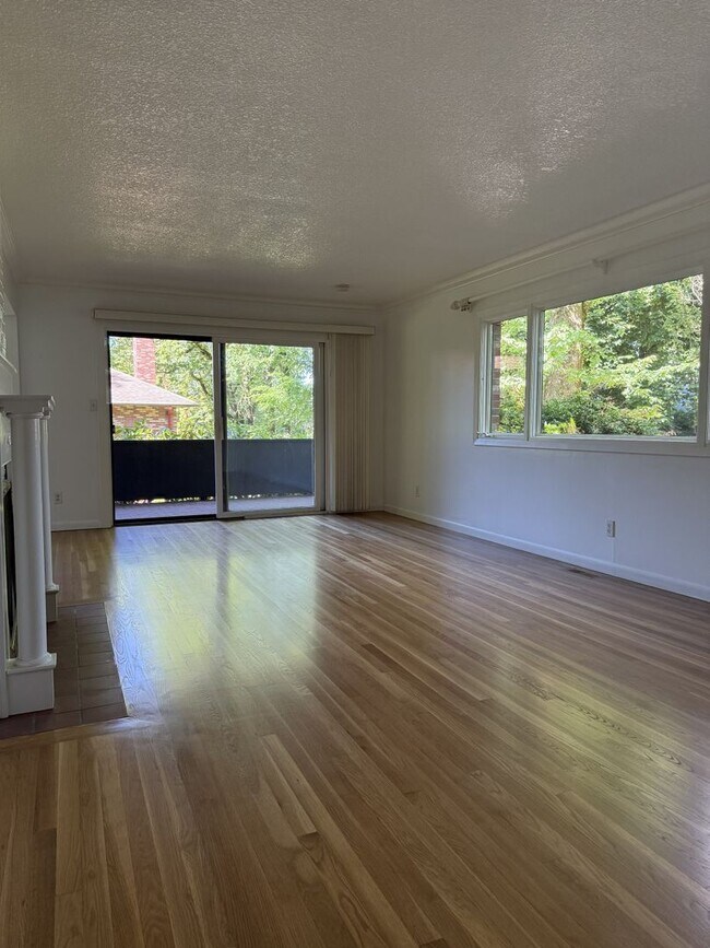 2425 SW 19th Ave Unit PHC1