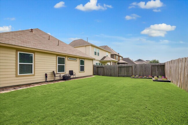 2615 Magnolia Fair Way