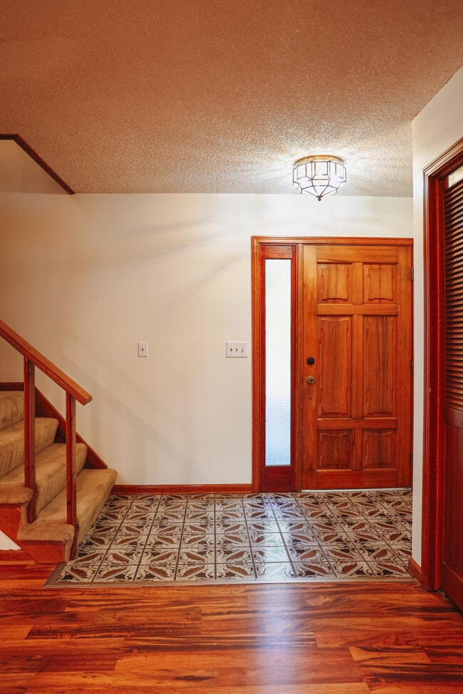 Photo - 101 E Hale Lake Rd