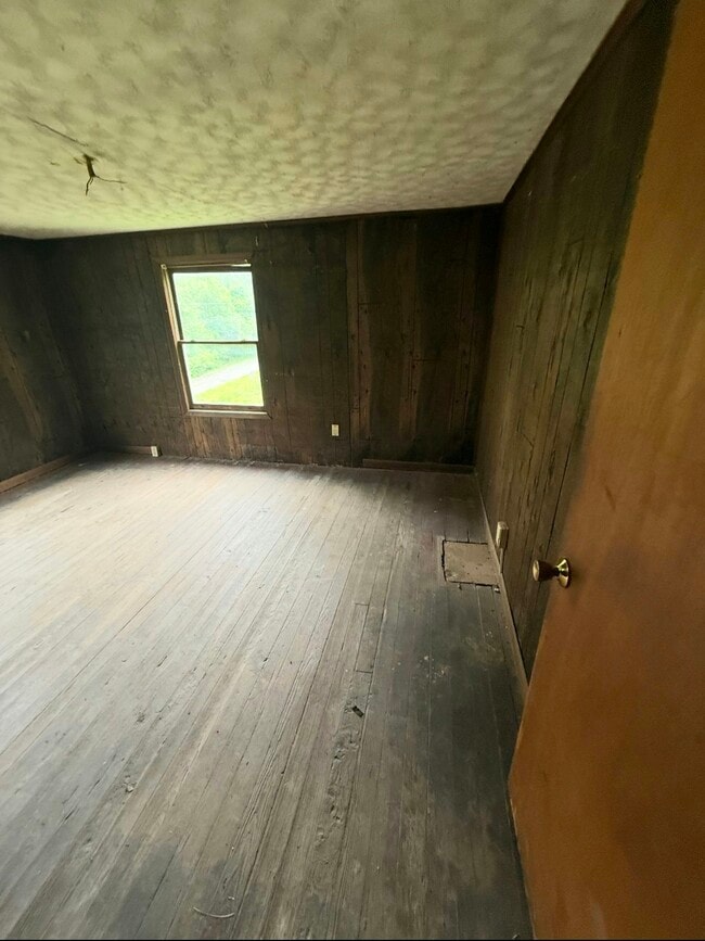 Photo - 1621 Dawson Ave W