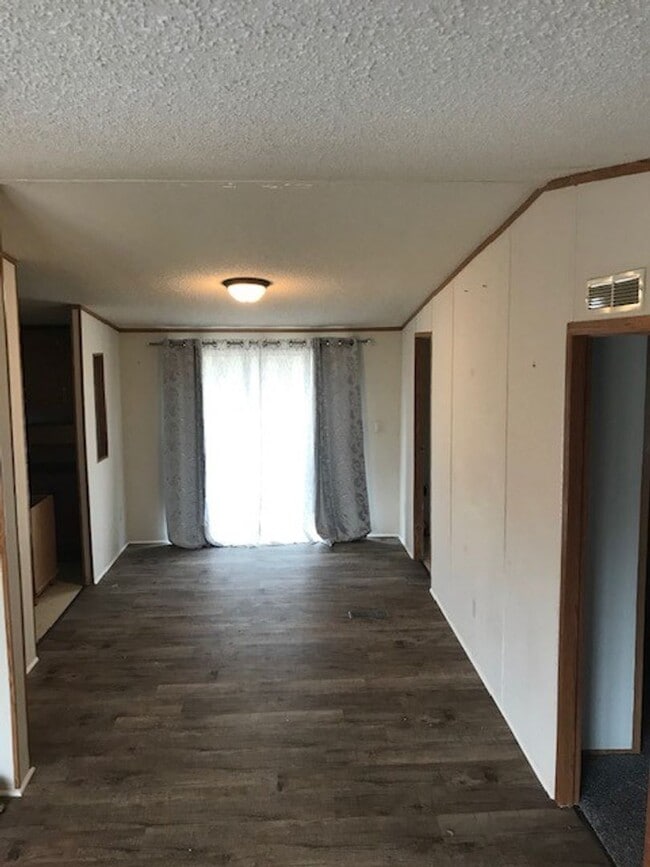 Photo - Country Living Close to Town & close to Boone Lake