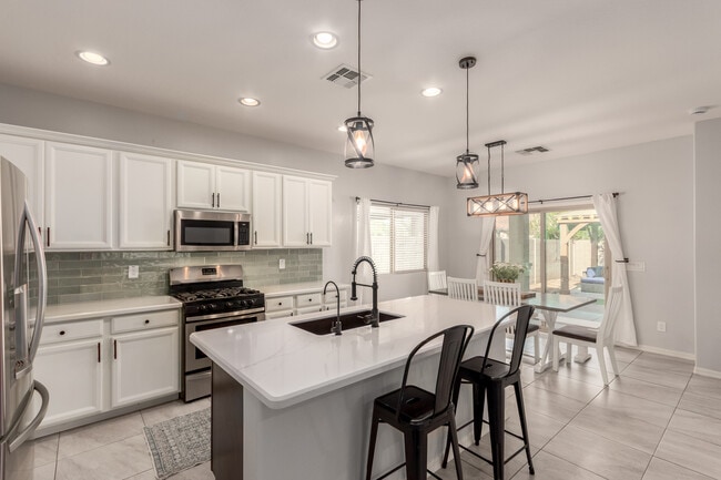 Photo - 1562 W Alder Rd