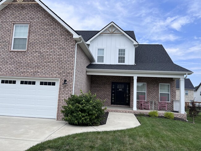 Building Photo - 557 Dexter Dr