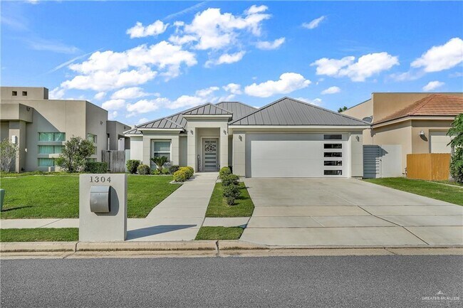 Building Photo - 37 Providence Ave