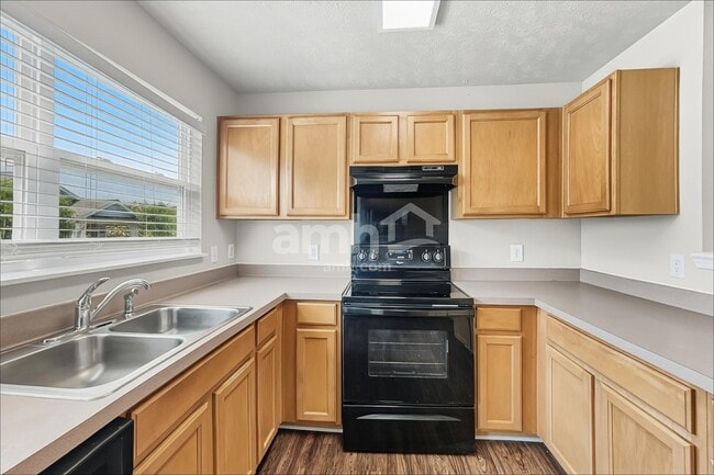 Photo - 2104 Erin Ln