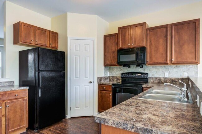 Emerald Pointe Townhomes