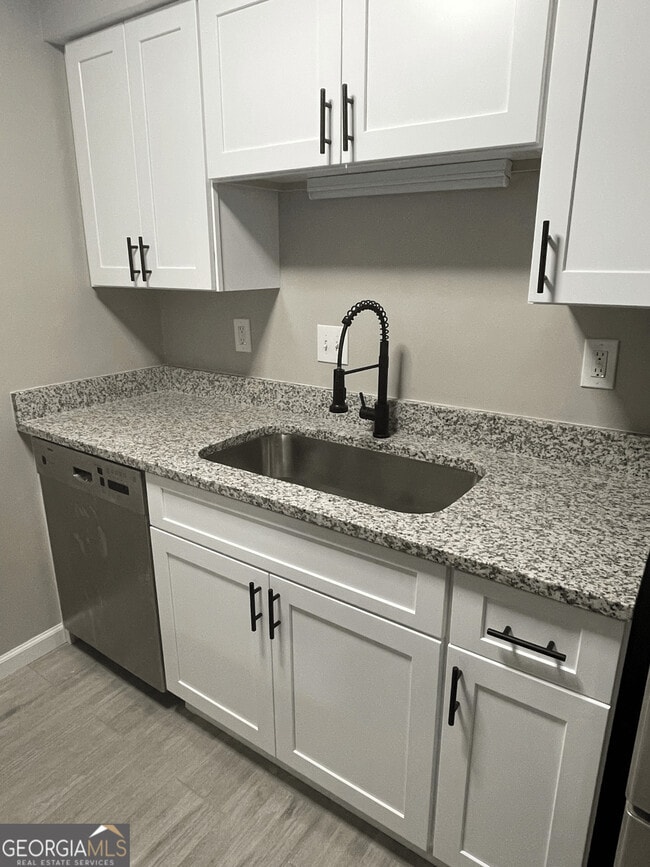 Building Photo - 1818 Huntingdon Chase Rental