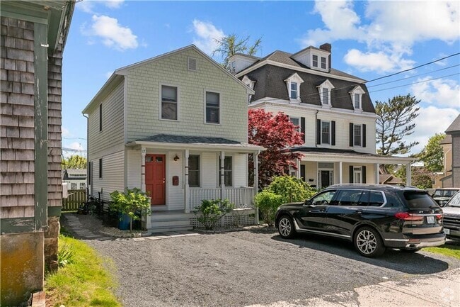 Building Photo - 17 Narragansett Ave Rental