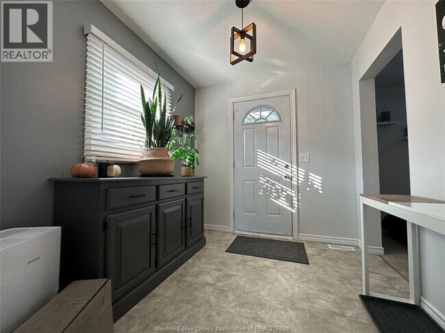 Photo - 2970 Clemenceau Blvd