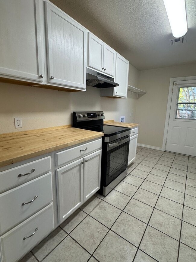 Photo - 3109 NW Liberty- AVAILABLE NOW!