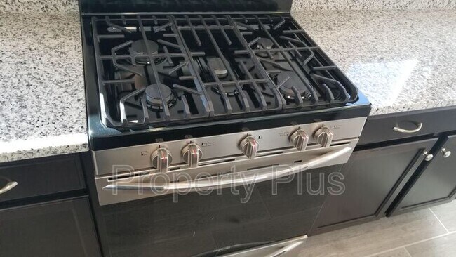 Photo - 2213 W Carol Ann Way