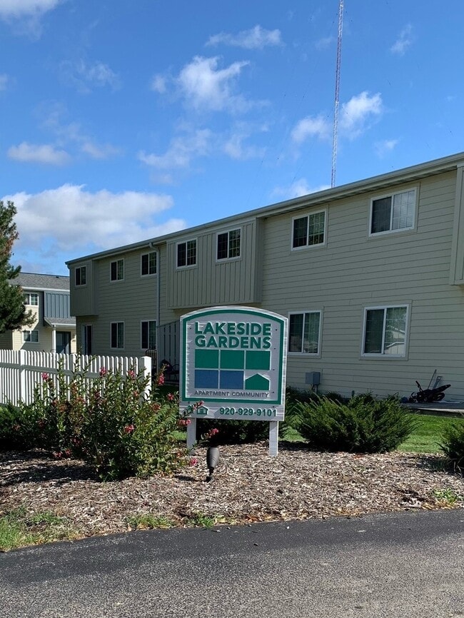 Photo - Lakeside Gardens