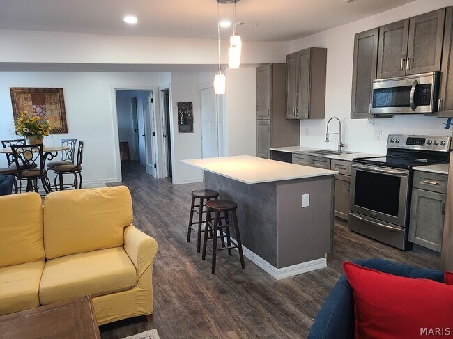 212 Morgan St Unit B
