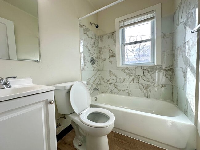 Photo - 3313-3315 Pompon Street Unit 3313