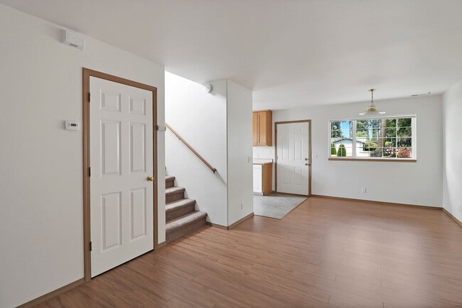 Photo - 729 NW Paragon Pl