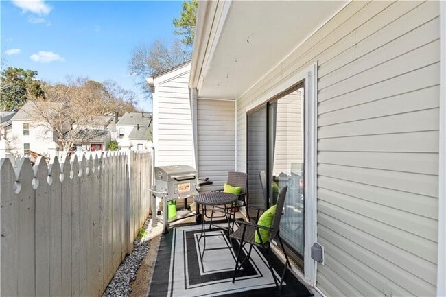 Photo - 2685 Meadowlawn Dr