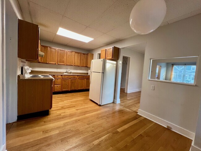 Large eat in kitchen