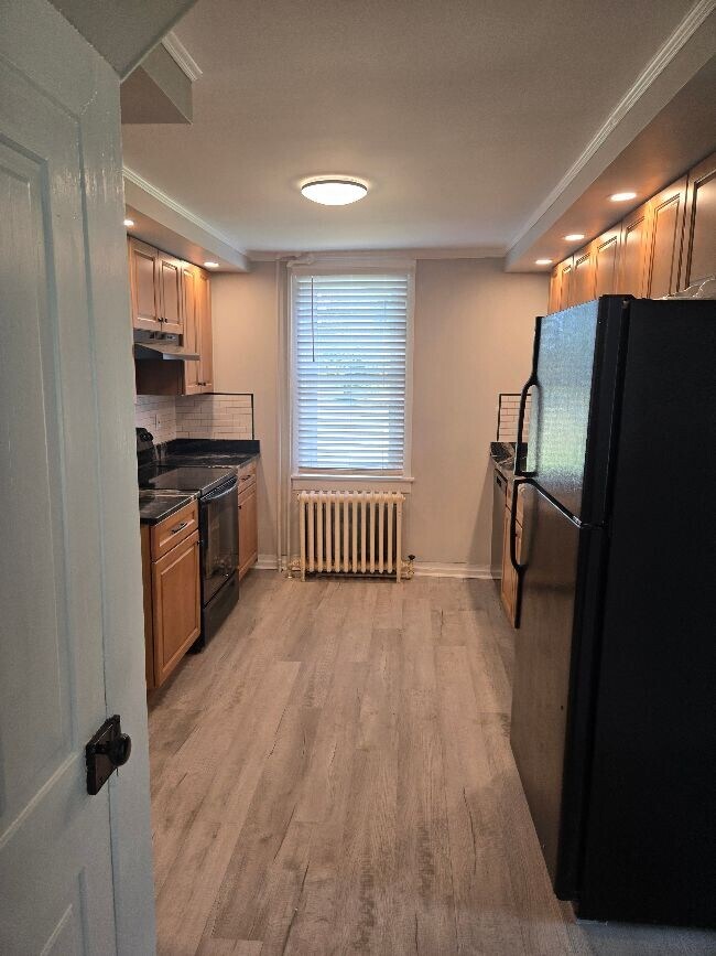 Full kitchen - 630 Old Waynesboro Rd