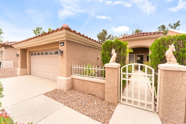 Photo - Sun City Summerlin 2 bedroom and 2 bathroom in a 55 and older Neighborhood