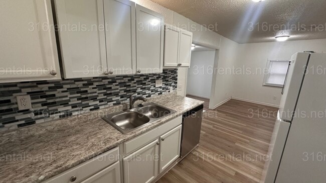 Photo - $1000 - 3 bed 1 bath - Single Family Home