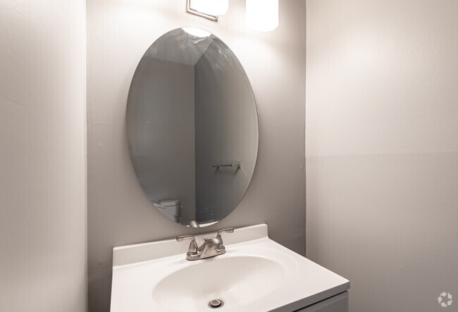 2BR, 1.5BA - Bathroom