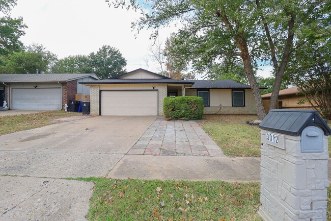 Photo - 3 bed/2bath! Fully remodeled!