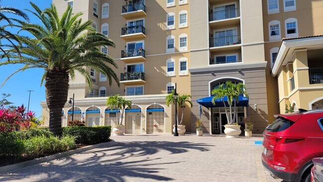 Photo - Annual UNfurnished 2/2 downtown Sarasota i...