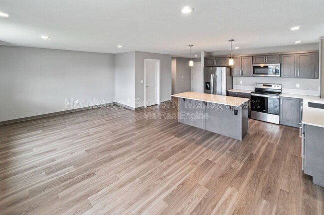 Photo - 1305 N Coach Dr