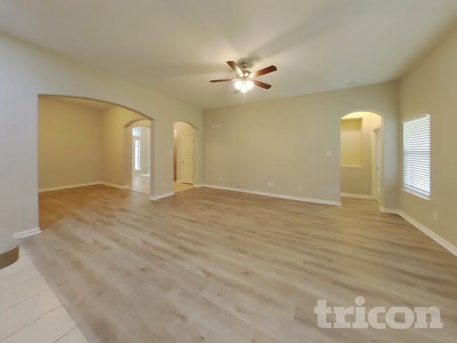 Photo - 207 Range Rd