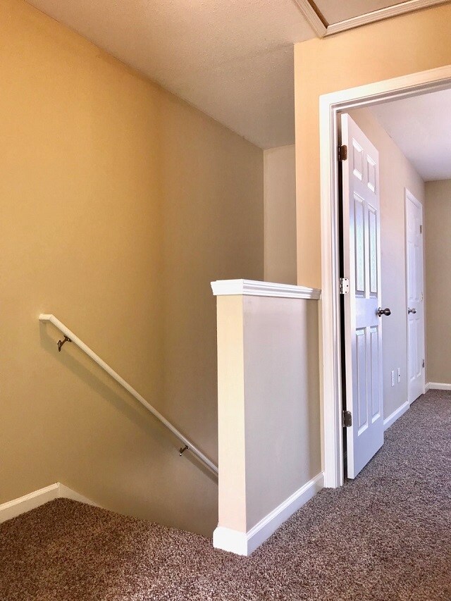 Photo - 812 Oak Arbor Ct