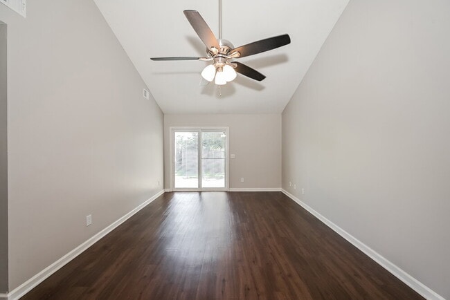 Photo - 603 Freedom Ct
