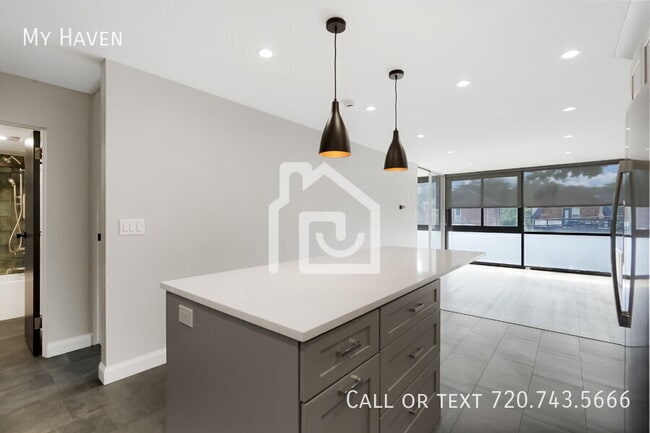 Photo - 1050 Corona St