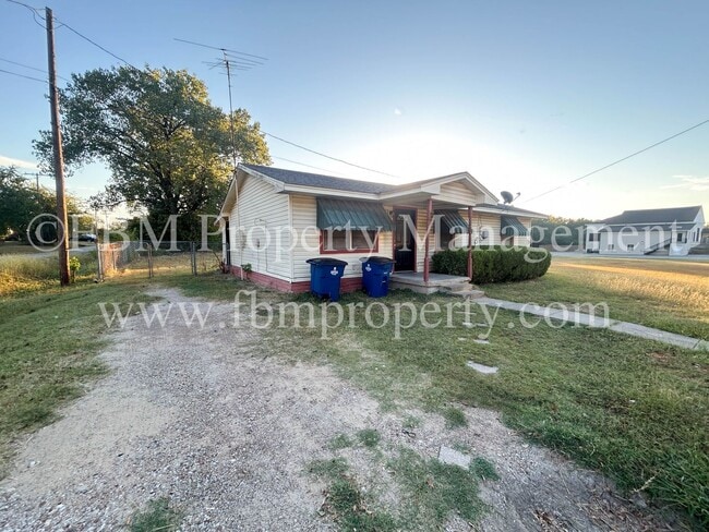 1312 N Shawnee St