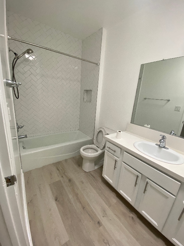 Photo - 5335 Yarmouth Ave Unidad 306