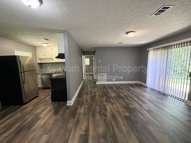 Photo - 1512 Waverly Way Unit D3