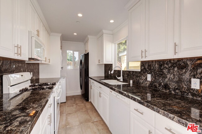 Photo - 4333 Westlawn Ave