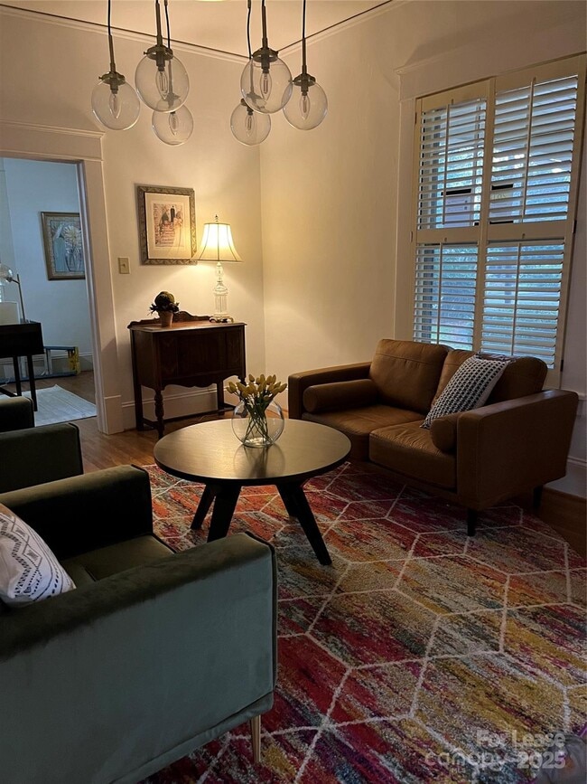 Photo - 2615 Sharon Rd