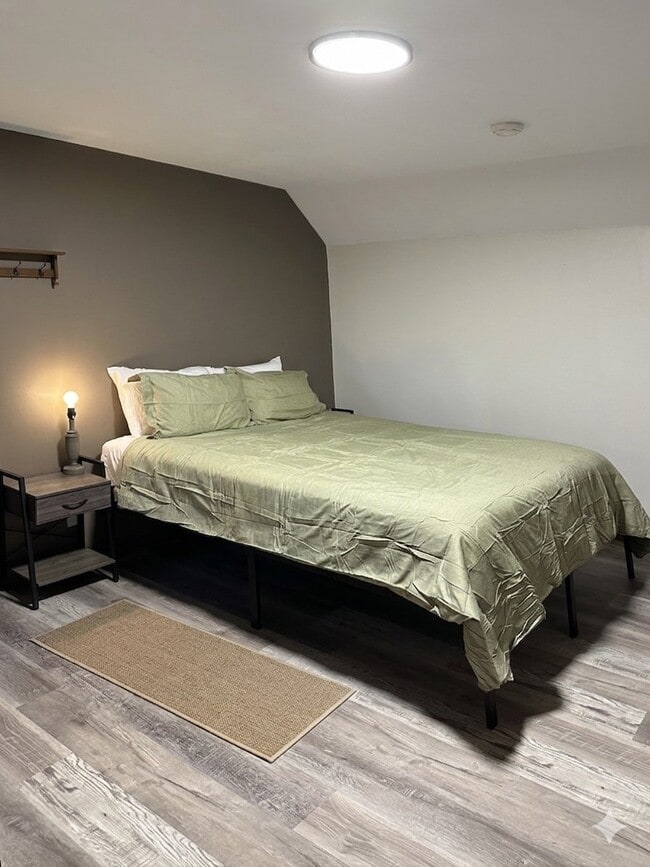 Building Photo - 208 2nd St S Unit 10