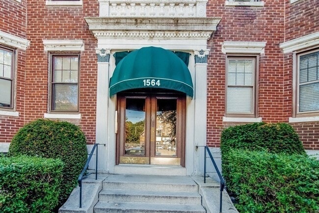 Building Photo - 1564 Commonwealth Ave Unit 5