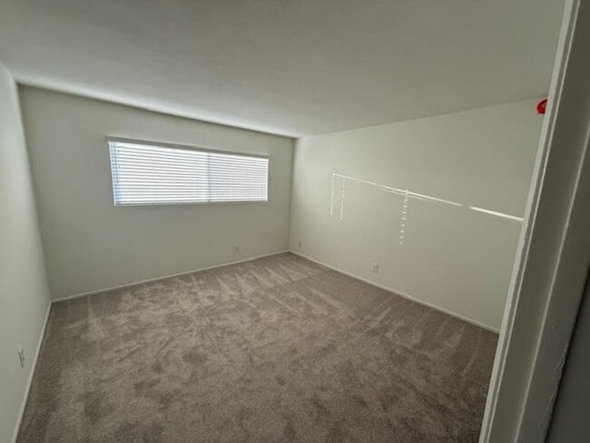 Photo - 16811 Unidad D