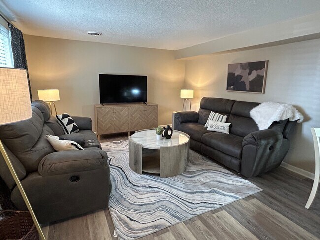 Photo - 917 Davis Blvd