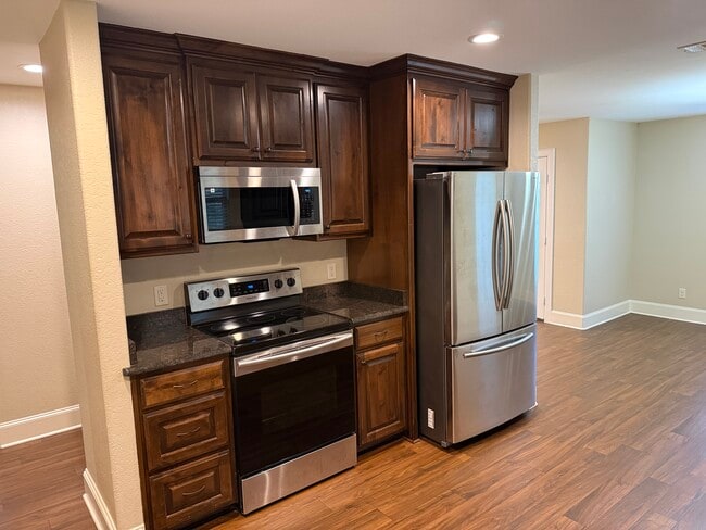 Photo - 406 Brentwood Dr