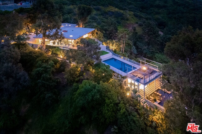 Photo - 10556 Fontenelle Way