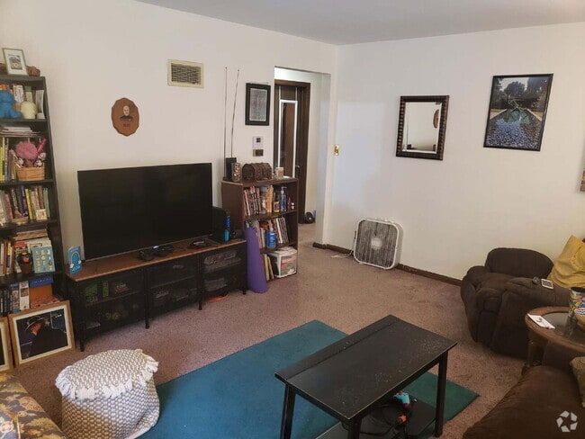 Building Photo - 3332 S Springfield Ave Rental