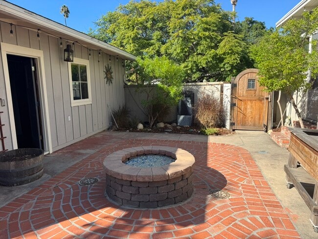 patio - 1360 Granada Ave