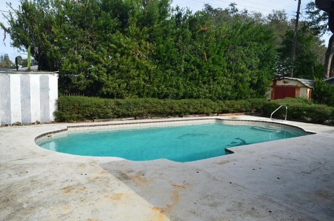 Photo - 3557 Arbutus Ln
