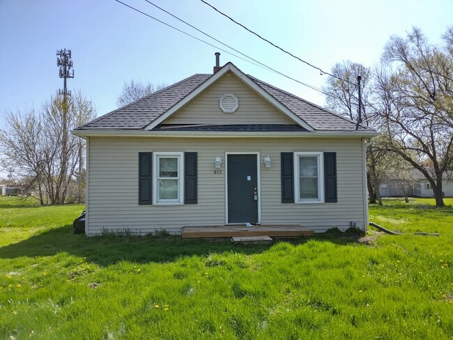 Photo - 612 S Webster St House
