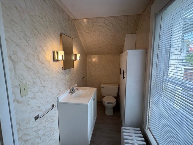 Photo - 315 E Davenport St