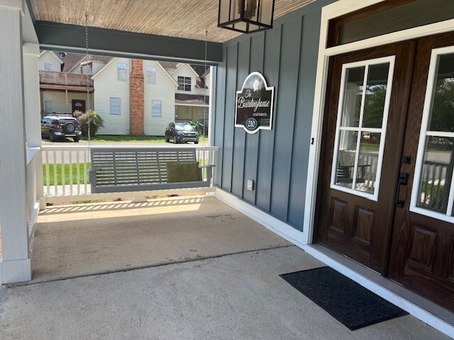 Photo - 210 S Trammell St