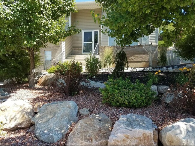 Photo - 1096 E 5100 S House
